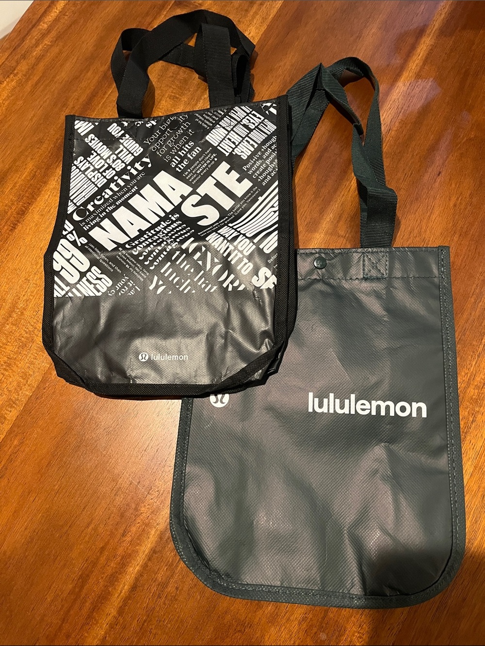 lululemon athletica Black Graphic & Solid Dark Green 2 Tote Set